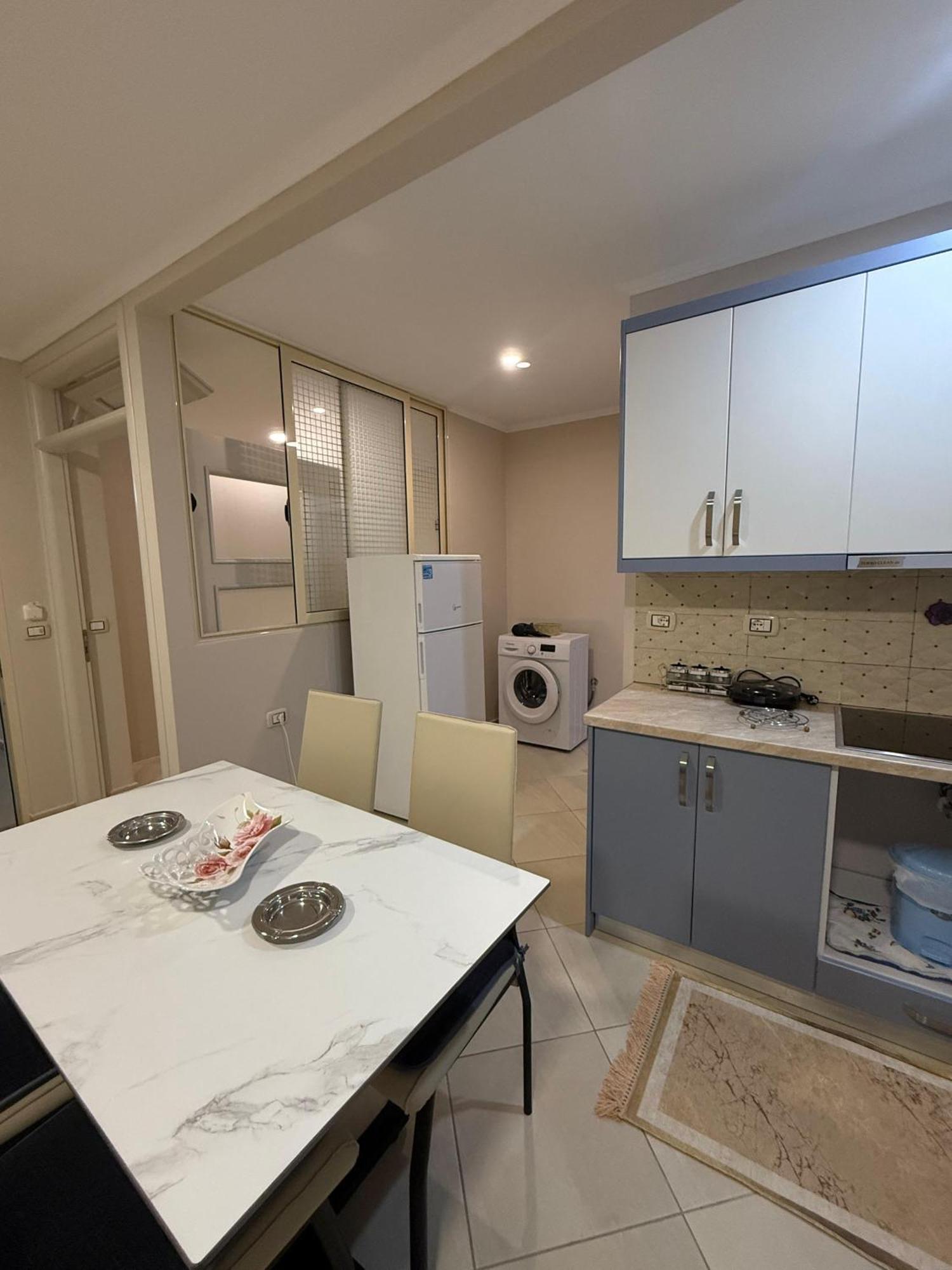 Eleana'S Apartament Sarandë Buitenkant foto