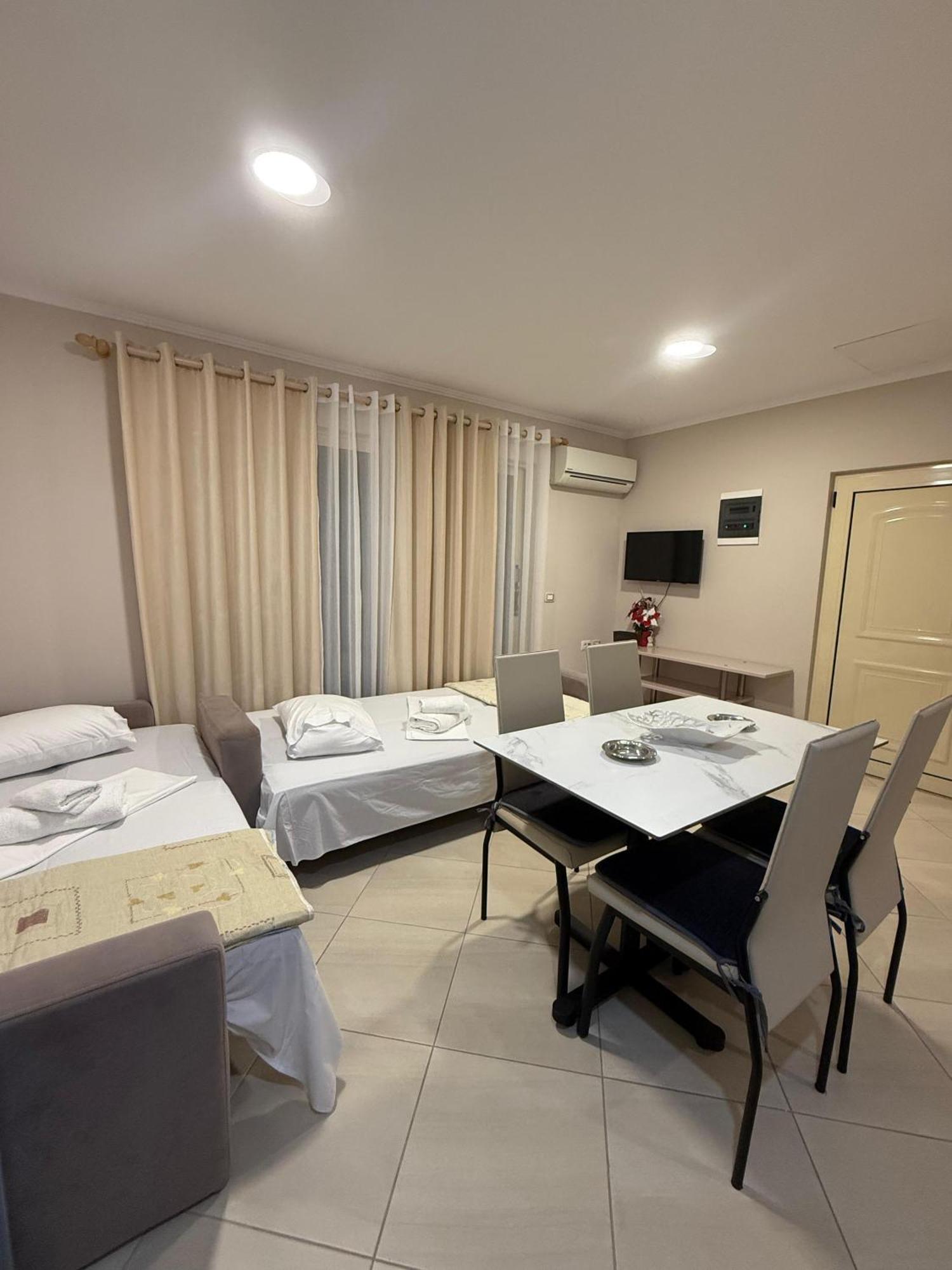 Eleana'S Apartament Sarandë Buitenkant foto